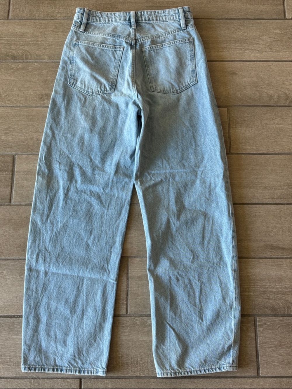 Frame Long Barrel Leg Jeans in Irwin Light Wash Size: 28 - Picture 6 of 6